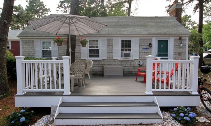 Dennis Port Cottage | Walk to Private Beach, 2 Br Cottage, AC, WiFi