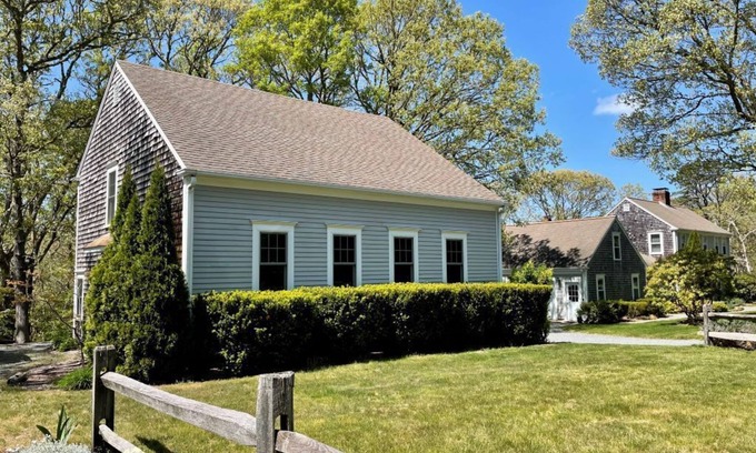South Orleans Condo | Walk to the association beach at Little Pleasant Bay from this updated cozy cottage