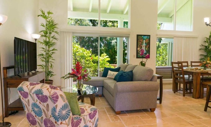 Princeville Condo | Walk to the Beach and Westin! Sleeps 6