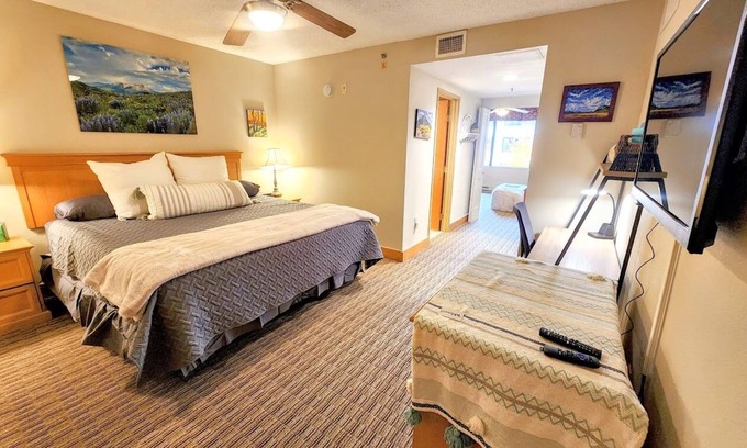Crested Butte Hotel | Walk to the slopes! Base Area Location w/Free Shuttle! Shared Hot Tub & Pool! G