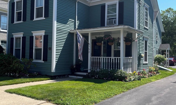 Saratoga Springs Apartment | Walk to the track from your downtown Saratoga Apt