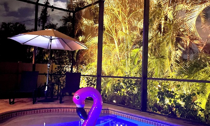 Naples Park House | Walk to Vanderbilt Beach, Pets, 2 Mstrs w Kings beds, htd pool, bikes, BBQ