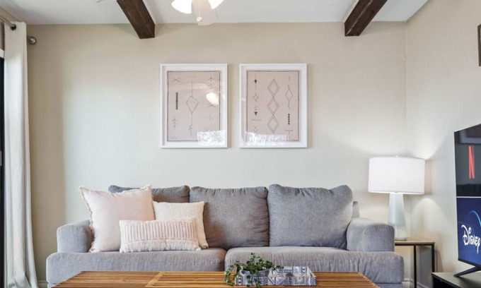 Barton Hills House | Walk to Zilker! Patio w/a View & Elevated Balcony