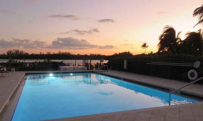 Bokeelia Condo | Walking, biking, boating, local dining and friendly people on Pine Island!