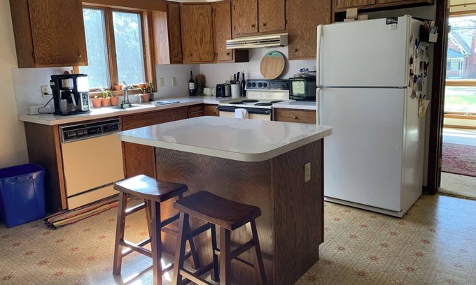 Gambier House | Walking Distance to Kenyon College- Gambier, OH