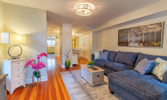Naval Academy House | Walking distance to Navy Stadium! No cleaning fees!