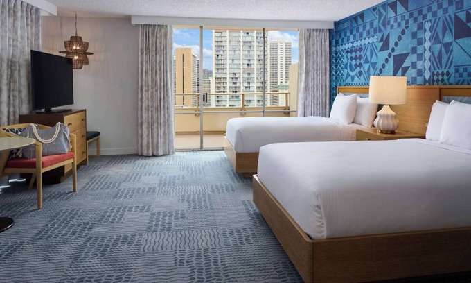 Waikiki Hotel | Walking Distance To The Beach! Waikiki View, Pets Allowed!