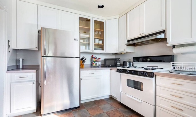 Wilmington House | Walking distance to everything Heart of Trolley Sq