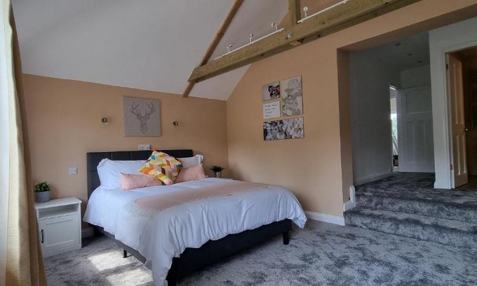Oxford House | Walnut Tree View