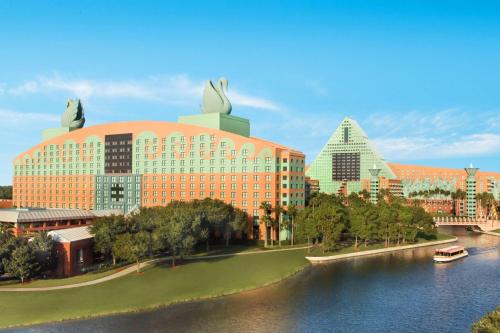 Bay Lake Resort | Walt Disney World Swan