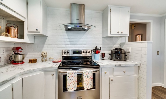 Walworth House | Walworth Home w/Hot Tub - Near Golf Courses!