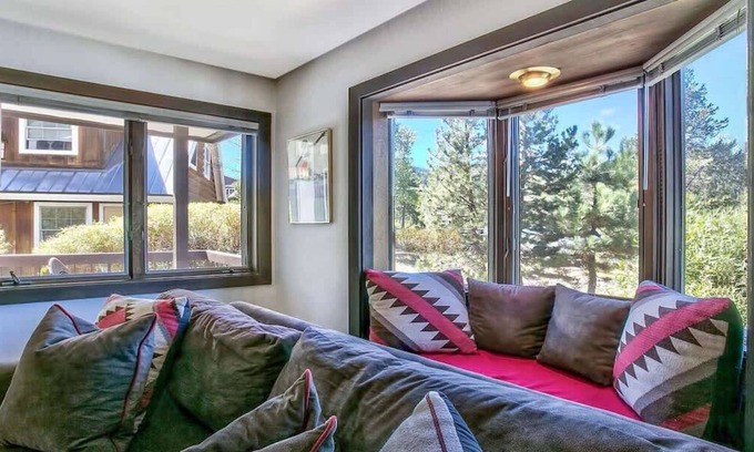 Olympic Valley Condo | Warm & Cozy Squaw Valley Condo close to Ski Resort