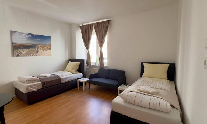 Neumuenster House | Wasbeker Straße 65 W3 - 3 bedrooms with parking space