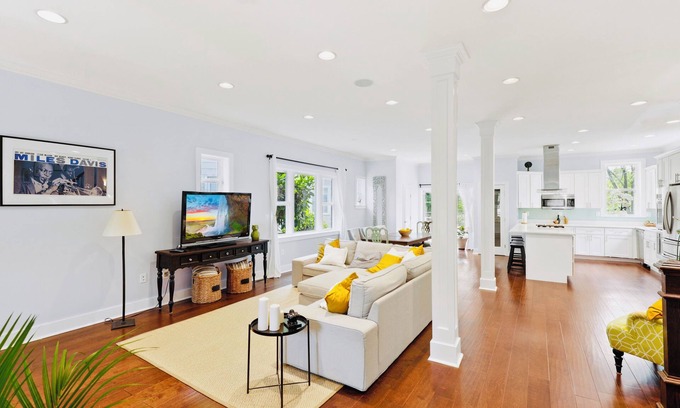 Takoma House | Washington DC Retreat! Elegant, Sunlit, Renovated Open-Plan Home