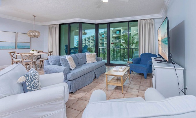 Orange Beach Condo | Watch Boats in the Bay! 2 Bedroom Condo in Orange Beach!