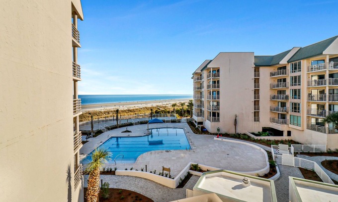 Palmetto Dunes Villa | WATCH DOLPHINS PLAY ALL DAY! Newly renovated! Two new pool on grounds!+