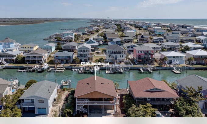 Topsail Beach House | Water front Canal house south end topsail island boatswimdock and beach access