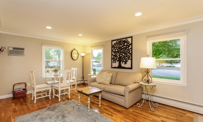 Saugatuck Apartment | Water Street Retreat