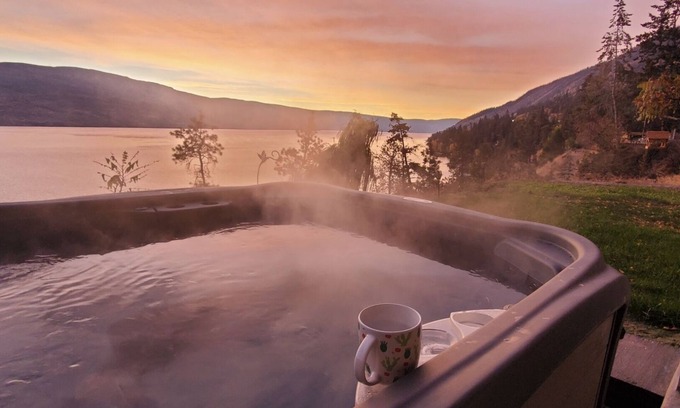 Central Okanagan Apartment | Waterfront 3 bed w hot tub/paddle boarding/kayaking