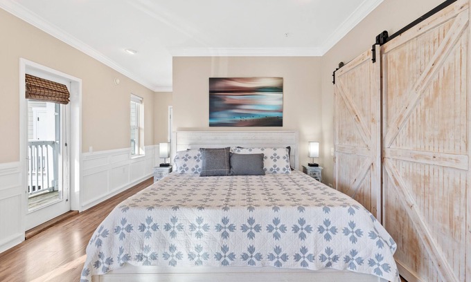 Southport Apartment | Waterfront #3 King/Studio 1BR- Waterfront Downtown Southport-NO HIDDEN FEES