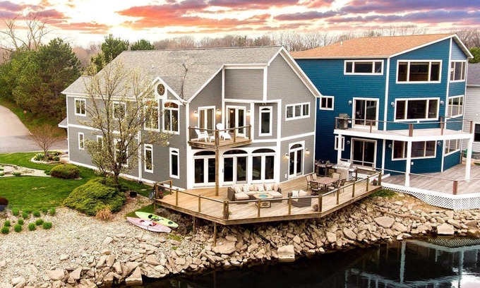 Saint Joseph House | Waterfront 3Bed 3Bath Home