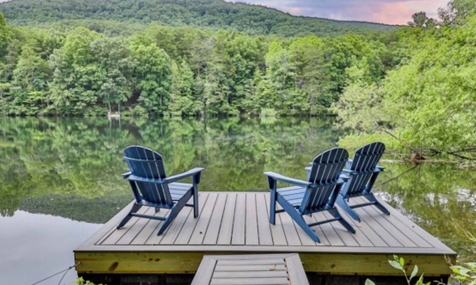 Walnut Mountain Cabin | Waterfront, 4 BR, 3 BA