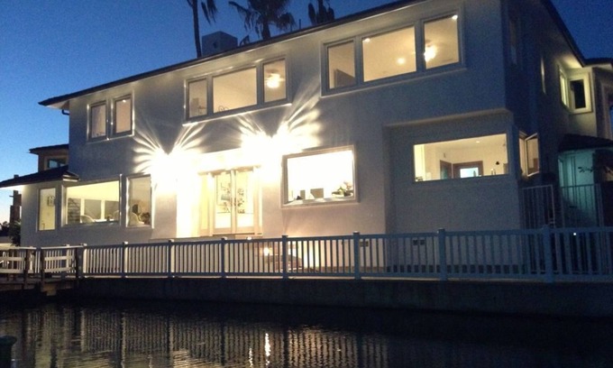 Santa Ana Heights House | Waterfront 4 Br/4 Ba Luxury Home-bikes-w/d-a/C- BBQ- Privacy- Garage- Wifi