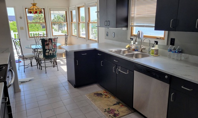 Venice House | WaterFront, access to the gulf , Atlanta Braves baseball golf courses