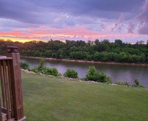 Elrod House | Waterfront Bama Getaway-20 min to UA