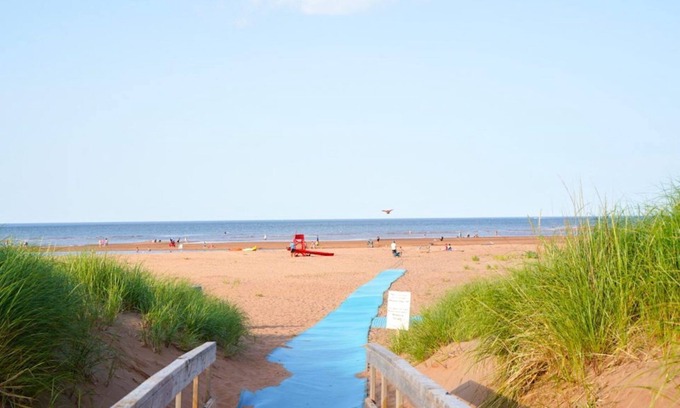 Malpeque Cottage | Waterfront Beach House On Malpeque Bay, 7 Minutes To Cabot Beach Provincial Park