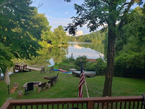 Stanardsville House | Waterfront Cabin 20 Mins to National Park & Massanutten!