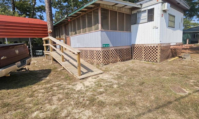 Negreet Cabin | Waterfront Cabin on Toledo Bend Lake - minutes from the water.