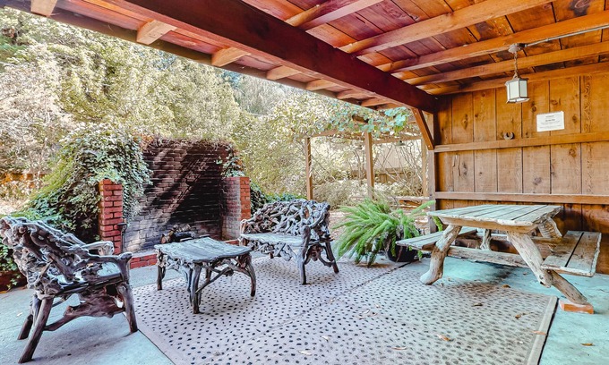 Guerneville Cabin | Waterfront cabin with private hot tub, beach access & river views - dog-friendly