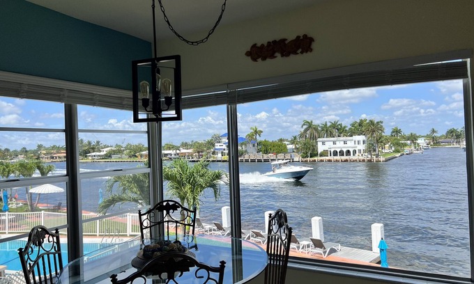 Pompano Beach Condo | Waterfront Condo ON the Intracoastal. Great views!