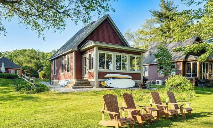 Summer Village Cottage | Waterfront Cottage in Summer Village w/Grill