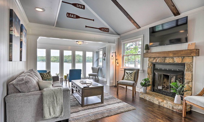 Eatonton House | Waterfront Gem on Lake Sinclair with Boat Dock!