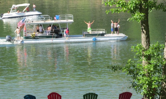 Edgemont House | Waterfront home on beautiful Greers Ferry Lake in the Midway Bluffs area