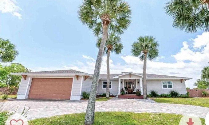 Gwaltney Estate House | Waterfront home on St. Andrews Bay