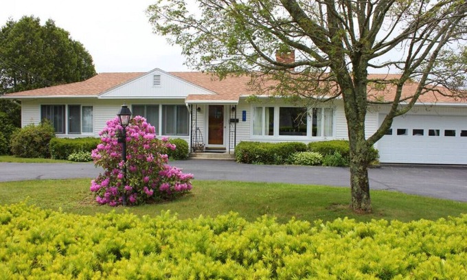 Boothbay Harbor House | Waterfront Home at Head of Boothbay Harbor