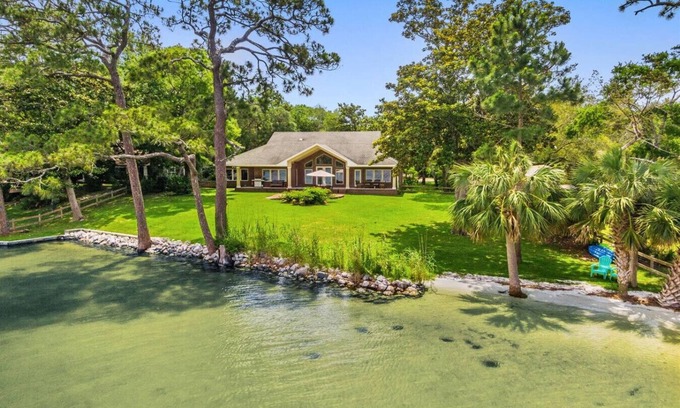 Mary Esther House | Waterfront Home on the Bayou, Pet Friendly