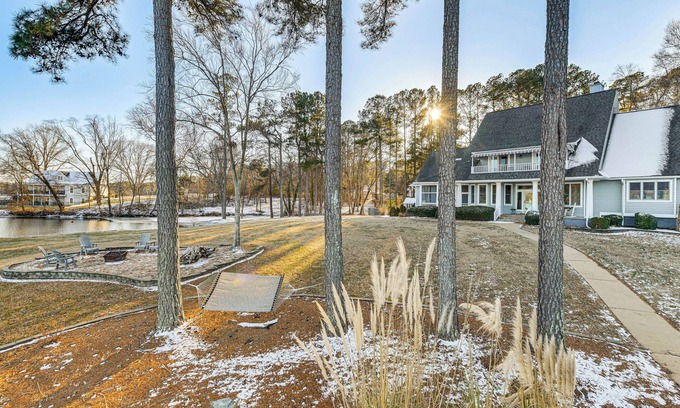 Bracey House | Waterfront Home w/Dock on Lake Gaston!