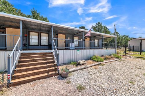 Kingston Cabin | Waterfront Lodge by The Lodges at Fossil Creek