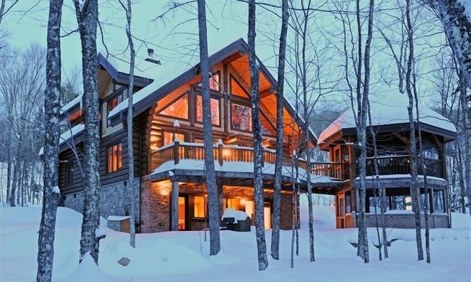 Mont-Tremblant House | Waterfront Loghome: Theatre, Billiard, Foosball. Near ski resort (3minutes)