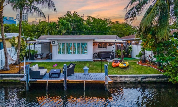 Downtown Fort Lauderdale House | Waterfront Luxe Stay: 2 Homes in 1 Near Las Olas