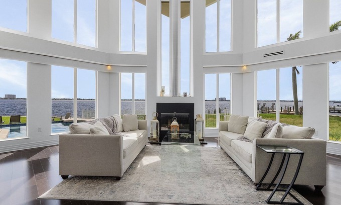 Yacht Club House | Waterfront Luxury Escape, Amazing Water Views, Perfect Location!