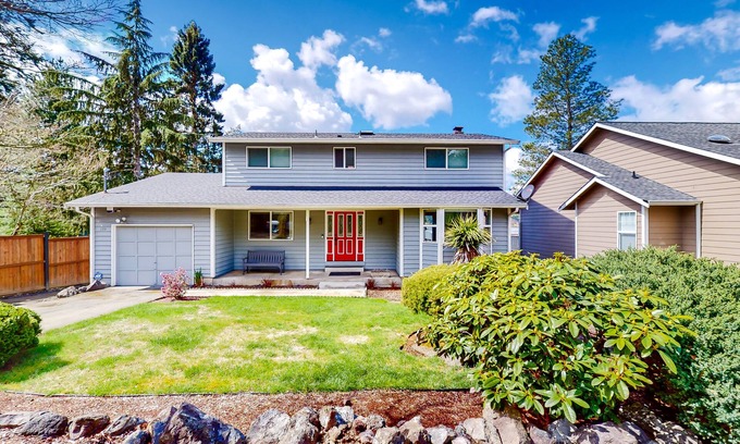 Agate House | Waterfront retreat with inlet access, views, deck, & fireplace - dogs OK