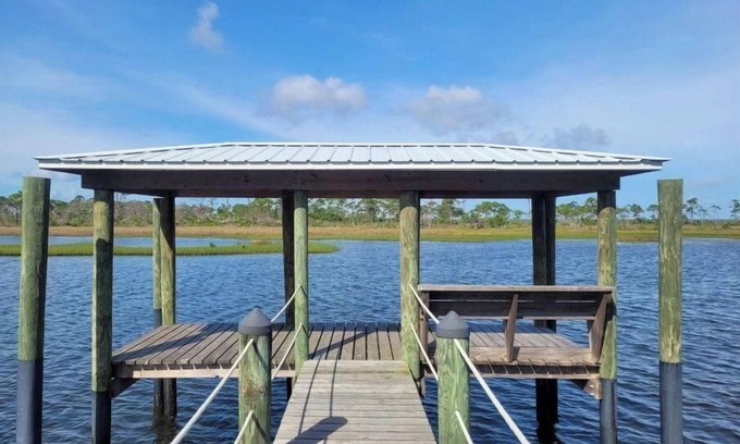 Cape San Blas RV Rental | Waterfront RV Site with Dock