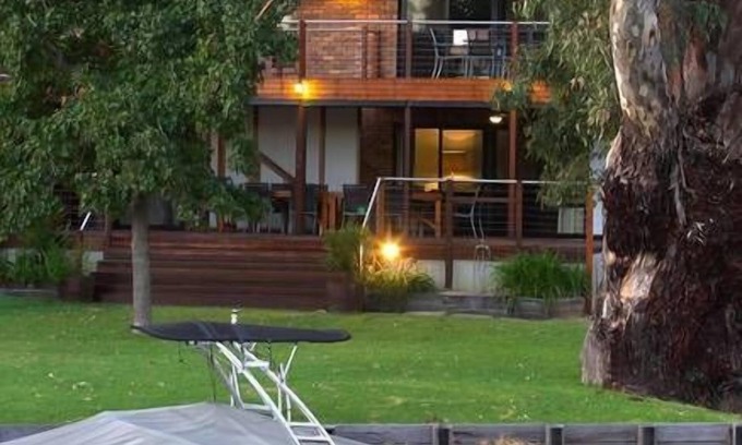 Bundalong House | Waterfront Taj at BUNDALONG