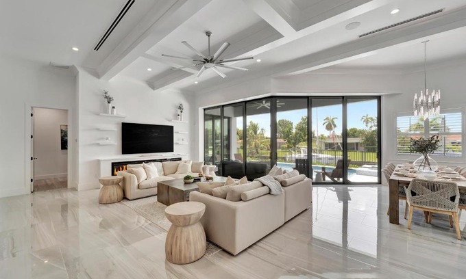 Yacht Club House | Waterfront Wine Down