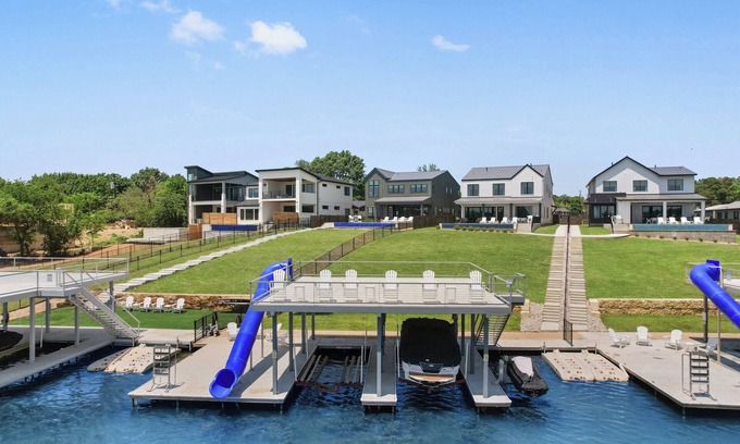 Kingsland House | Waterhouse at Lake LBJ Retreat